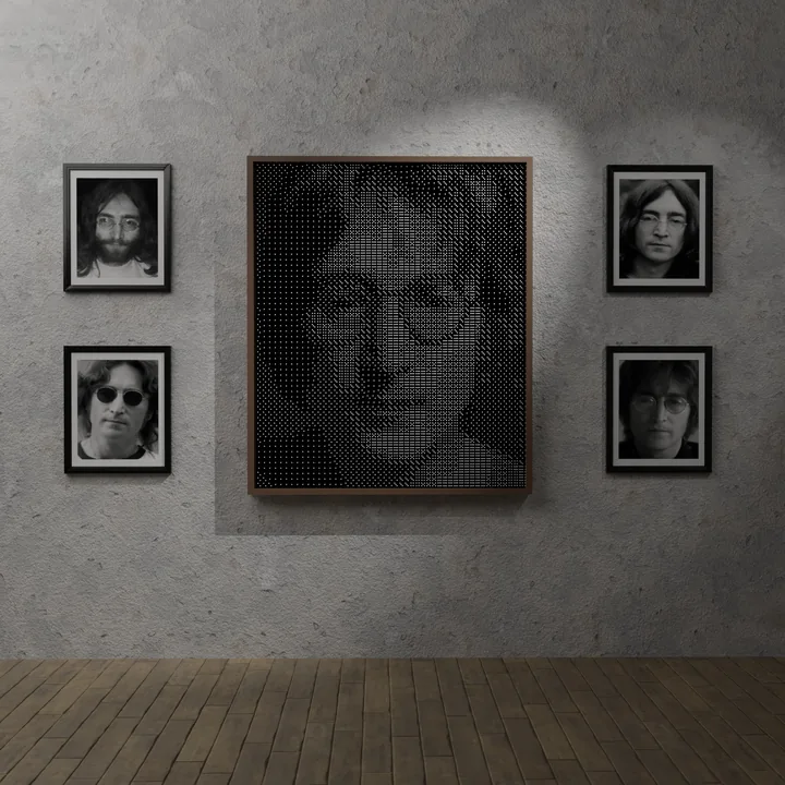 Mosaik dadu John Lennon terpajang di dinding
