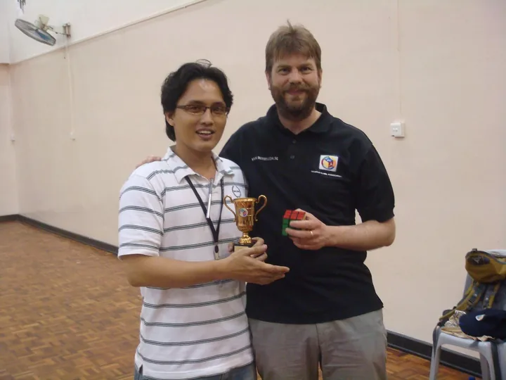 Kompetisi speedcubing Singapore Open 2009, foto 1